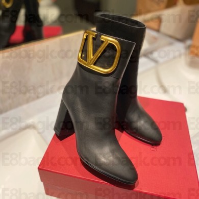 Valentino Calfskin boots in black  Vs005