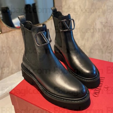 Valentino Calfskin boots in black  Vs035