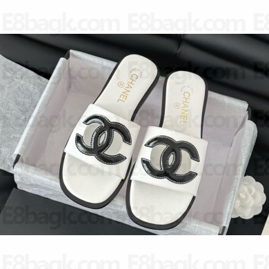 Chanel Slippers Lambskin with CC logo white 05 2025