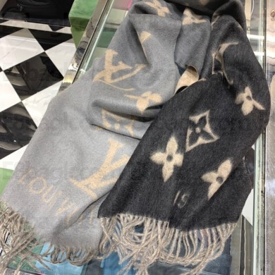 LOUIS VUITTON Reykjavik Gradient Scarf grey M76336