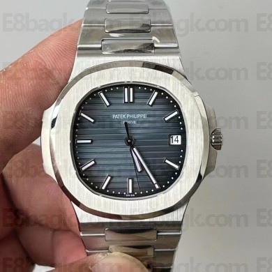 Patek philippe 40mm Nautilus 5711/1A-010 Blue Dial 