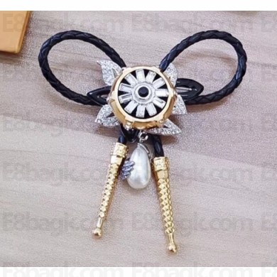 Louis Vuitton LV Windsor Fleur Brooch MP2197