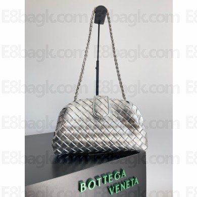 bottega veneta Lauren 1980 clutch bag With Chain SILVER 2024