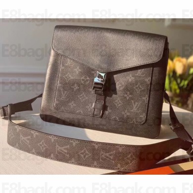 Louis Vuitton Outdoor Flap Messenger Bag M30413 Black 2020