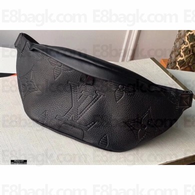 Louis Vuitton Taurillon Shadow Leather Discovery Bumbag M57289 2021