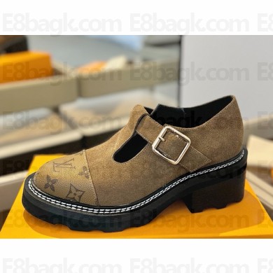 Louis Vuitton suede and leather loafer with buckle 01 2025
