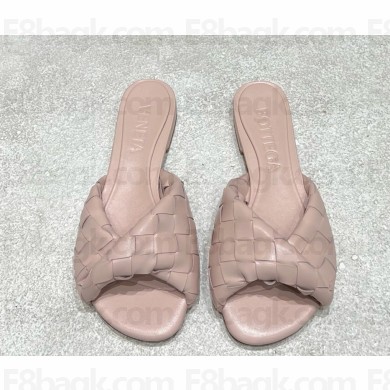 Bottega Veneta Blink Flat Mule with a folded detail in Intrecciato laminated leather pink 2025