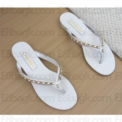 Chanel Thongs Lambskin & Metal white 2025