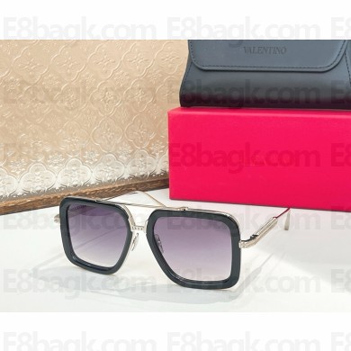 Valentino Sunglasses VA5041 04 2025