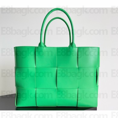 Bottega Veneta Arco Large Leather Tote green 2025