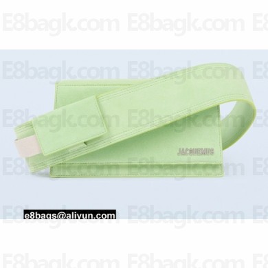 Jacquemus Le Carinu logo-plaque shoulder bag 2079 Light Green