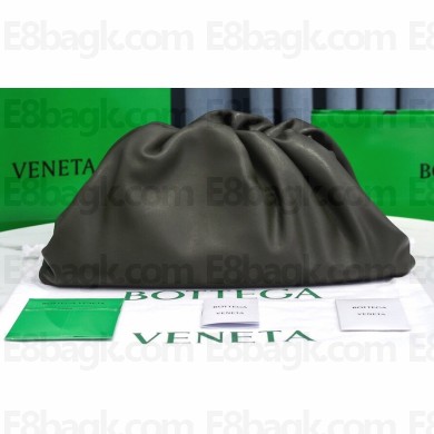 Bottega Veneta leather Large pouch clutch bag 07