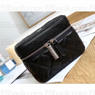 Chanel Cosmetic Case Bag 31107 in Lambskin Black