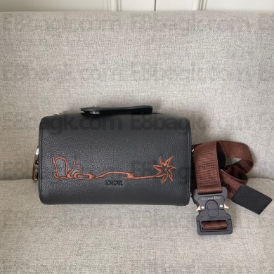Dior Lingot 22 CACTUS JACK Bag in Black Grained Calfskin with Embroidered Signature 2022