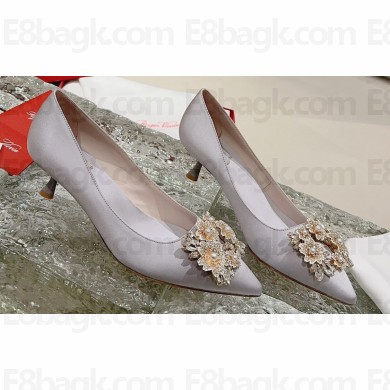 Roger Vivier Heel 4.5cm RV Bouquet Strass Pearl Buckle Pumps in Satin Gray 2024