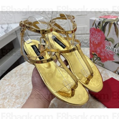 Dolce & Gabbana Patent leather Flat Thong sandals Gold with chain and charm 2024