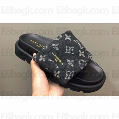 Louis Vuitton Pool Pillow Flat Comfort Women/Men Mules 12 2024