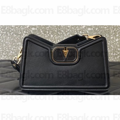 Valentino VLogo Leather shoulder bag in grainy calfskin Black 2024
