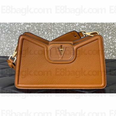 Valentino VLogo Leather shoulder bag in grainy calfskin Brown 2024