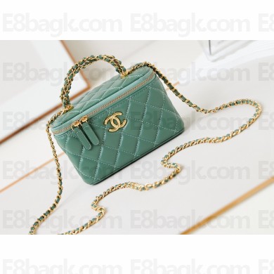 Chanel Shiny Lambskin & Gold-Tone Metal Clutch with Chain Bag AP4168 Green 2024
