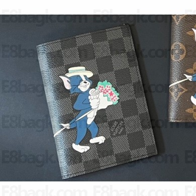 Louis Vuitton Passport Cover 20 2024