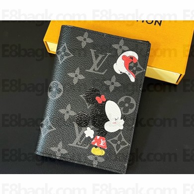 Louis Vuitton Passport Cover 11 2024