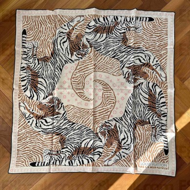 LOUIS VUITTON tiger mania Square 90 M78979 2025