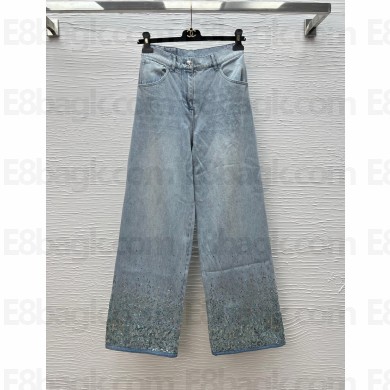 CHANEL Washed Denim Embroidered With Sequins Blue jeans P79095 2025