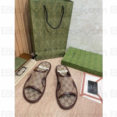 gucci Men's GG Supreme slide sandal beige