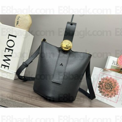 loewe mini Pebble Bucket bag in mellow calfskin black 2024