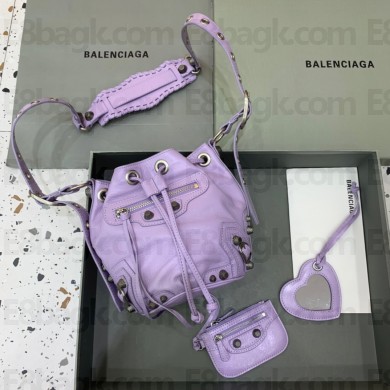 balenciaga le cagole xs bucket bag in light purple Arena lambskin