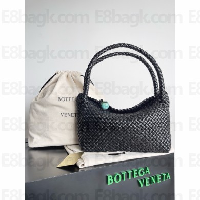 bottga veneta Tosca Shoulder Bag noir 2024