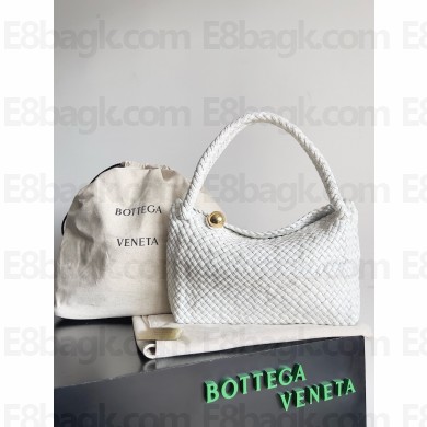 bottga veneta Tosca Shoulder Bag white 2024