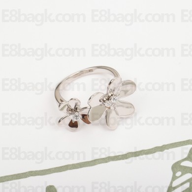 Van Cleef & Arpels Frivole Between the Finger ring silver