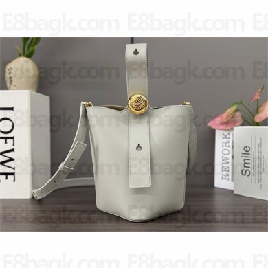 loewe mini Pebble Bucket bag in smooth calfskin shell grey 2025