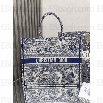 Dior large Book Tote bag in Ecru and Blue Toile de Jouy Embroidery 2024