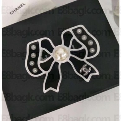 Chanel ruban bow brooch white/black 2018