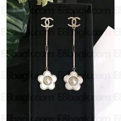 Chanel camelia long earrings pale gold 2018