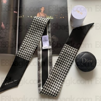 Dior black Des Vents and White Silk Twill 30 Montaigne Mitzah Scarf 2022