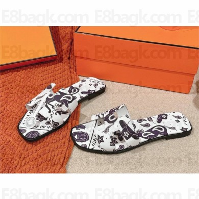 Hermes PRINTED Oran flat Sandals in swift leather 02 2025