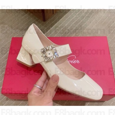 Roger Vivier Très Vivier Mary Jane Pumps in patent leather With crystal buckle white 1102-2024