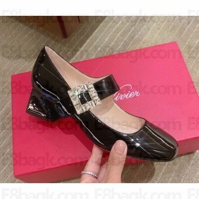 Roger Vivier Très Vivier Mary Jane Pumps in patent leather With crystal buckle black 1102-2024