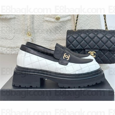 Chanel BLACK/WHITE Calfskin Moccasins G45074 2023
