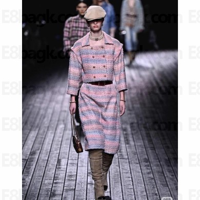 CHANEL LIGHT PINK Glittered & Hand-Painted Tweed JACKET AND SKIRT 2024