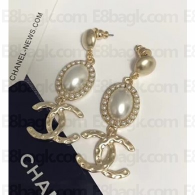 Chanel Pearl Earrings with CC Pendant Gold/Pearly White 2018