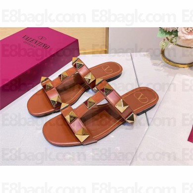 VALENTINO ROMAN STUD FLAT CALFSKIN SLIDE SANDAL caramel 2023