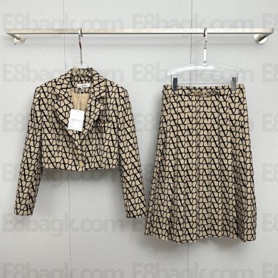 VALENTINO V LOGO PRINTED JACKET AND SKIRT BEIGE 2023