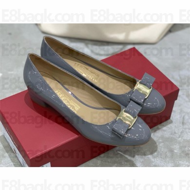 Ferragamo Heel 3.5cm Vara Pumps in patent leather with leather bow Blue