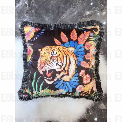 GUCCI SILK PILLOW 06