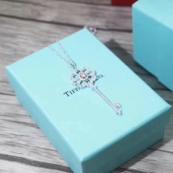 TIFFANY BLOOM KEY NECKLACE